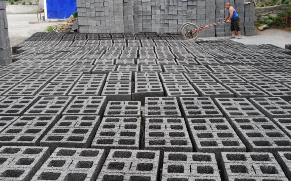 水泥空心砖价格 水泥空心砖多少钱一平方