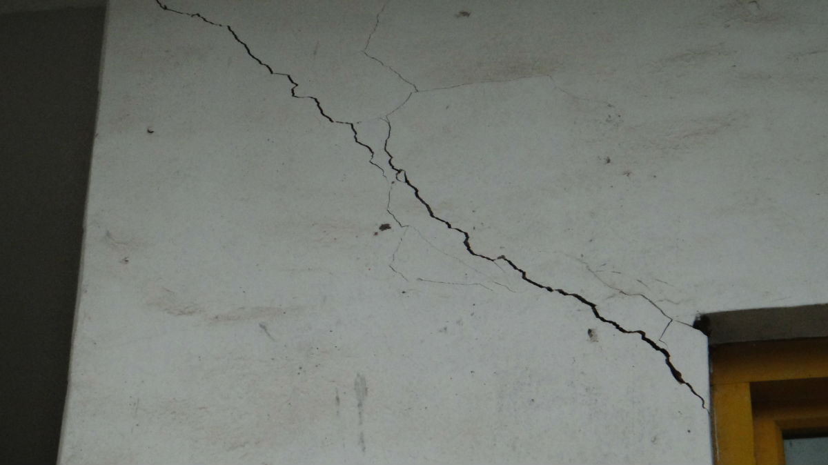 墙体裂缝的原因是什么 墙体裂缝修补
