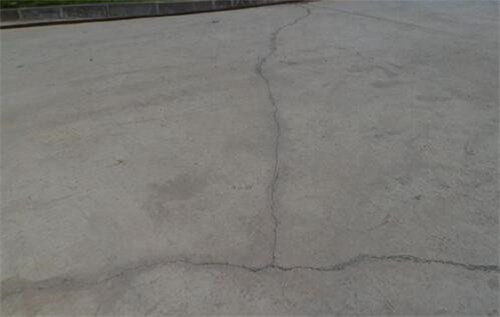 水泥地面裂缝怎么处理 推荐几招常用修补裂缝方法