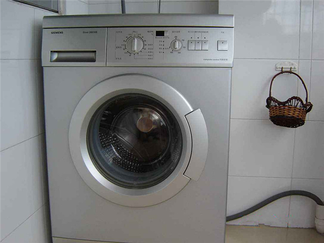 洗衣机突然不通电了是什么原因 洗衣机突然不通电了怎么解决